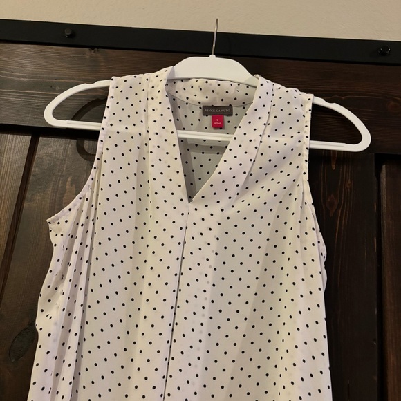 ❗️FINAL❗️Vince Camuto White and Black Polka Dot Blouse Sleeveless Small - Picture 3 of 6